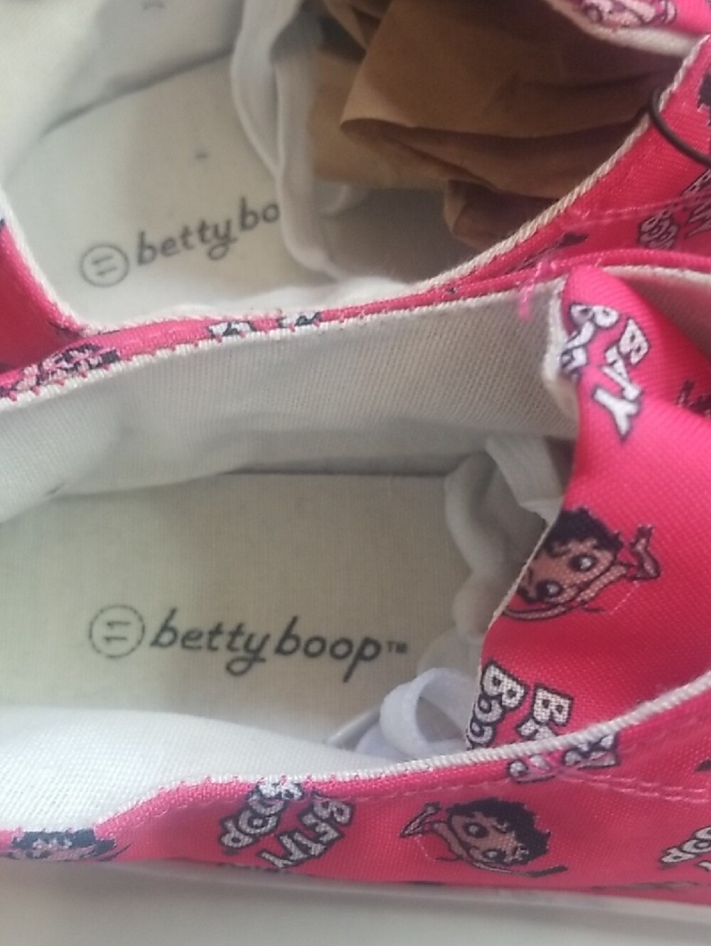 Betty Boop Bright Pink Women Canvas Lace-Up Sneakers - Picture 4 of 7